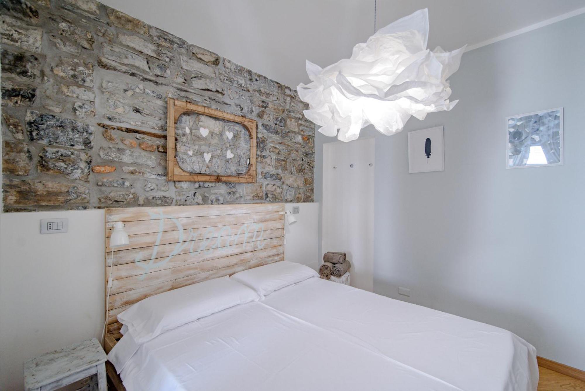 Gem Of The Lake - Luxury Apartment Como Old Town Экстерьер фото
